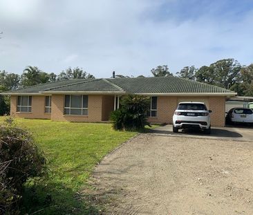 4 BEDROOM FAMILY HOME - Photo 5