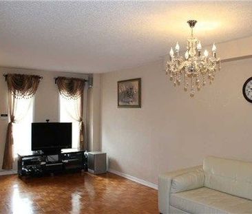 For Lease - 326 Hawkview Boulevard, Vaughan, Ontario - Photo 2
