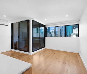 Spacious 2 Bedroom Apartment in West Melbourne - Photo 1