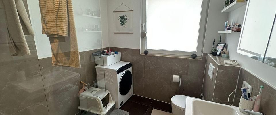 Modern, lichtdurchflutet & energieeffizient – 2-Zimmer Wohnung mit Balkon und TG in DA-Eberstadt - Foto 1