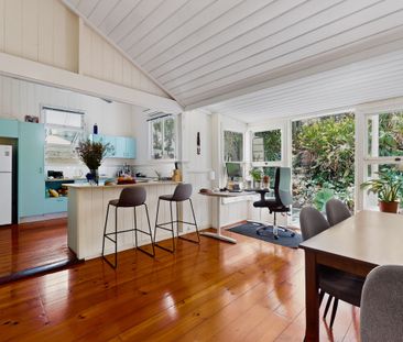 Charming Character Home In The Heart Of Paddington! - Photo 6