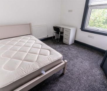 8 bedroom house to rent - Photo 4