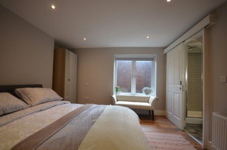 26 Grand Canal Street Lr, Dublin 2 (3 bed) - Photo 2