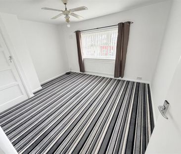 3 bedroom terraced house to rent - Photo 4