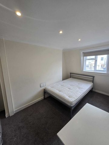 Bedford Square, Brighton - Photo 3