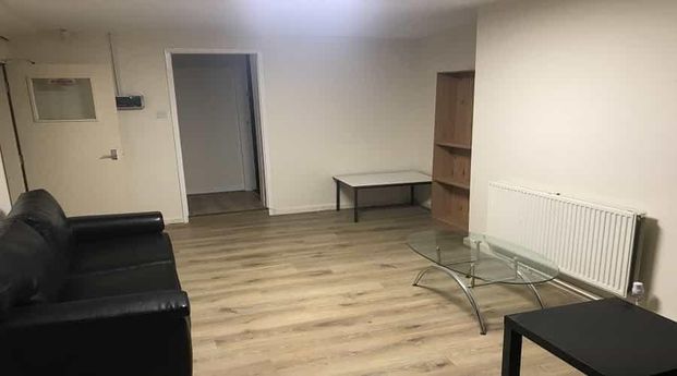 3 bedroom flat to rent - Photo 1