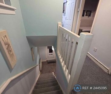 3 bedroom terraced house to rent - Photo 3