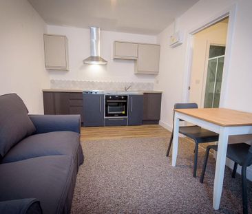 1 bedroom flat to rent - Photo 2