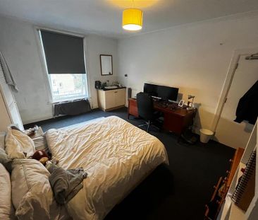 5 bedroom terraced house to rent - Photo 3