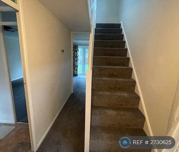 3 bedroom semi-detached house to rent - Photo 4