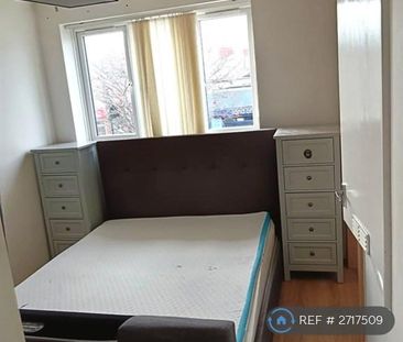 2 bedroom semi-detached house to rent - Photo 4