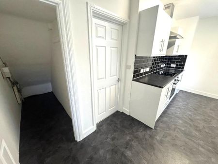 3 bedroom terraced house to rent - Photo 4