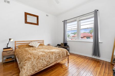 Charming 1940s Art Deco Home! - Open to View Tuesday 18th November 5.15pm - 5.30pm - Photo 4