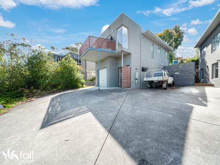 Modern Furnished Townhouse Just Steps from Blackmans Bay Beach - Photo 5