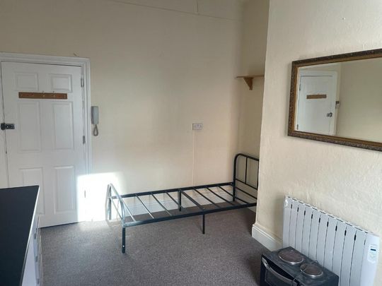 Studio to rent - Photo 1