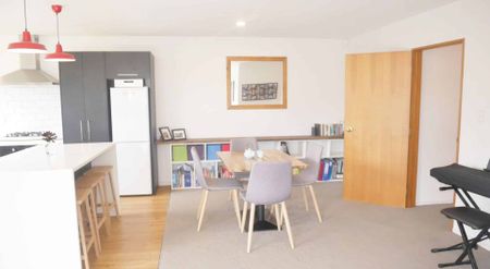 RICCARTON - 2 BEDROOM TOWNHOUSE, 50 METRES FROM RICCARTON MALL - Photo 2