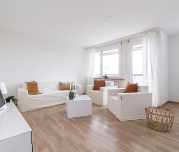Beautiful modern 3.5 room apartment with balcony and green surround... - Photo 1