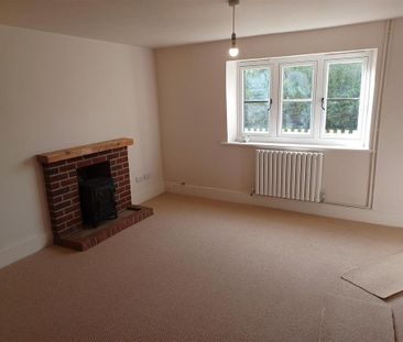 2 bedroom end of terrace house to rent - Photo 1