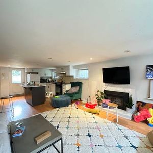 Vancouver Arbutus furnished BSMT 3 Bedroom+ 1 Bath for Rent - Photo 2