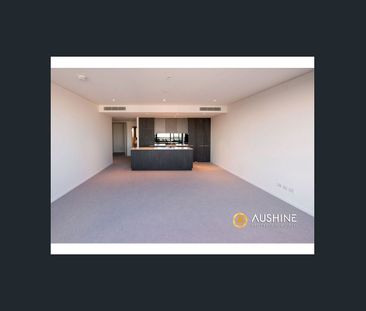 Near New Three Bedroom Plus Study Two Bathroom Apartment In Green S... - Photo 5