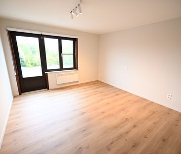 VOLLEDIG VERNIEUWD & RUIM (106m²) appartement - Foto 3