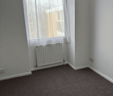 Abbots Park, St. Albans, AL1 - Photo 2