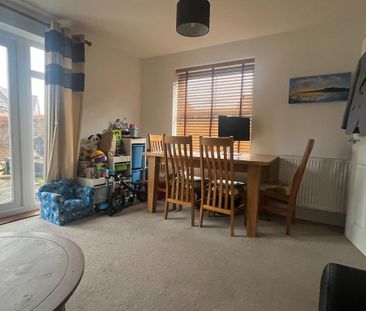 3 bedroom semi-detached house to rent - Photo 1