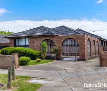Stunning Family Home in St Albans - Photo 4