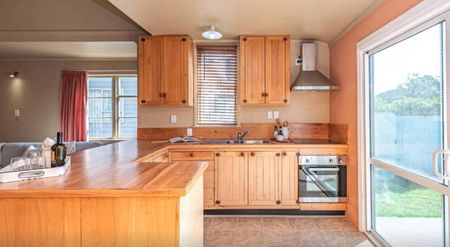 Home in the heart of Gonville - Photo 3