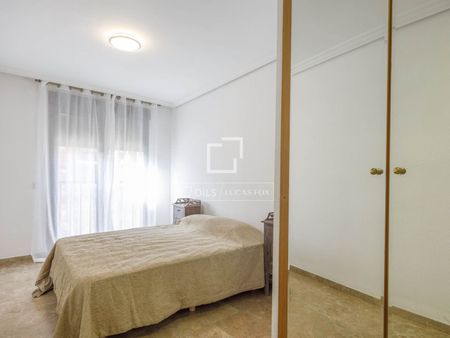 3 Bedroom apartment for rent in Ciudad de las Ciencias, Valencia - Photo 4