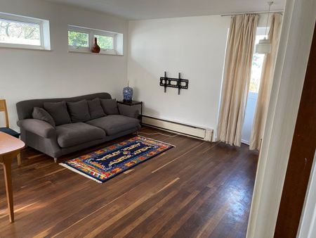 3 Bed Bungalow, Perifield, SE21 - Photo 2