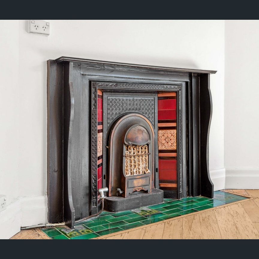 Freestanding house in premier lifestyle pocket - Photo 1