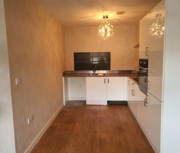 3 Bed Maisonette, Blue Moon Way, M14 - Photo 1