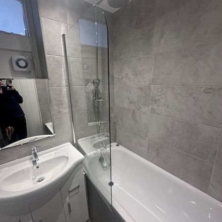 Room in a Shared Flat, London, W2 - Photo 4