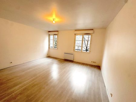 Location Appartement 1 pièce 36m² PARIS 19ème - Photo 4