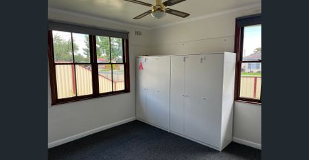 Easy living, great location - Photo 2