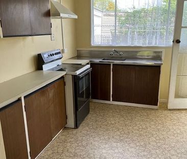 Sunny private unit close to city - Photo 3