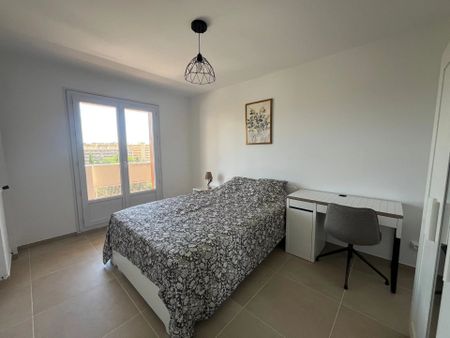 Location Appartement 5 pièces 92m² TOULON 83000 - Photo 4