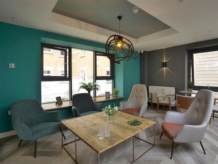 1 bedroom in a flat share to rent - Photo 3