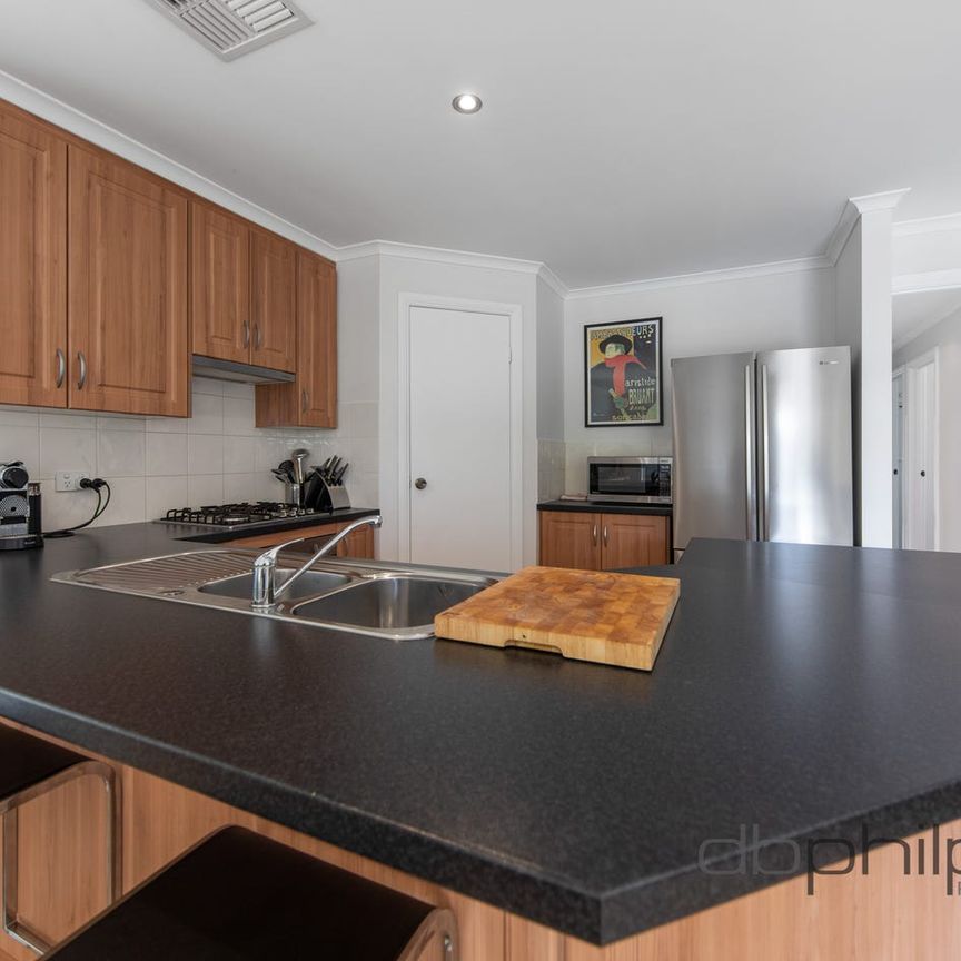 Spacious & Stylish - Photo 1