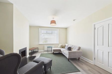 98 Shore Road, Greenisland - Photo 3