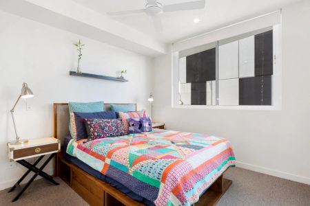 Modern Apartment in Prime West End Location - Photo 2