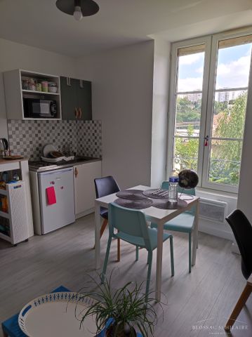 T2 MEUBLE - 33.08 m² - RUE DES FEUILLANTS - Photo 3