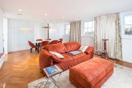 Spacious one bedroom apartment with a direct views into Regents Park - Photo 3