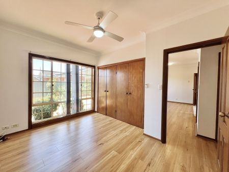 YOUNG 2 BEDROOM VILLA - Photo 4