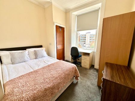 3 bedroom flat to rent - Photo 5