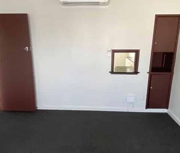 EXCELLENT CENTRAL LOCATION!! - Photo 3