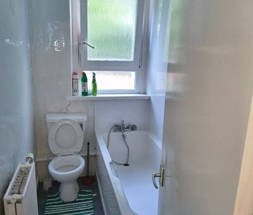 2 Bed Flat, Robroyston Avenue, G33 - Photo 2