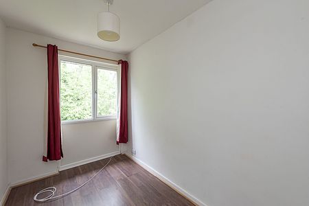 3 bedroom end terraced house to rent, Available now - Photo 4