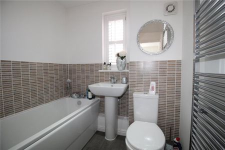 2 bedroom detached house to rent - Photo 5